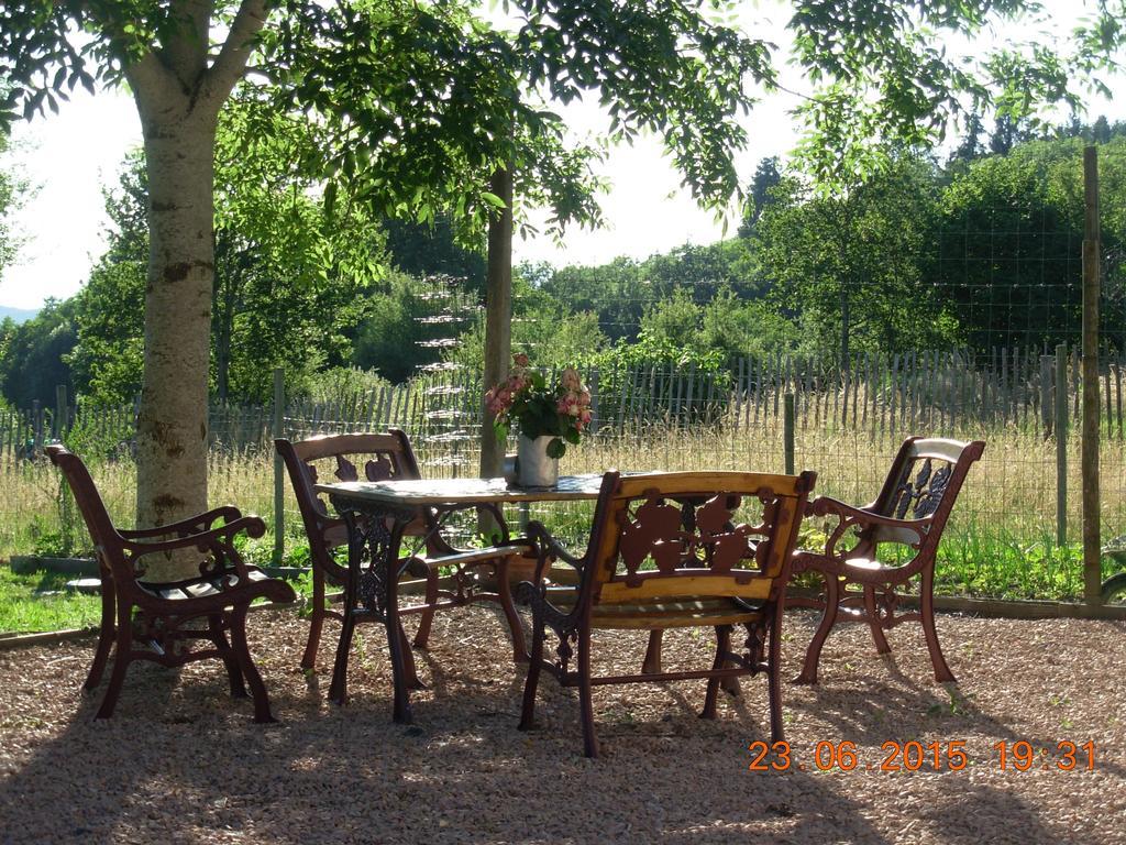 Le Jardin Des Pierres Brunes Saint-Jean-des-Ollieres Luaran gambar
